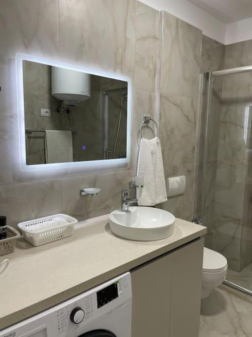 Luxury Next To Us Embassy Apartament Tirana